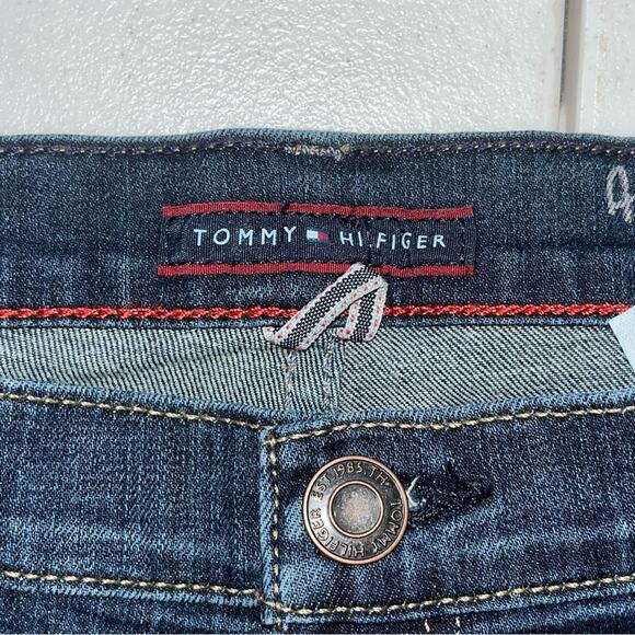 Tommy Hilfiger Cropped Dark Wash Jean Size 8 - Picture 5 of 11